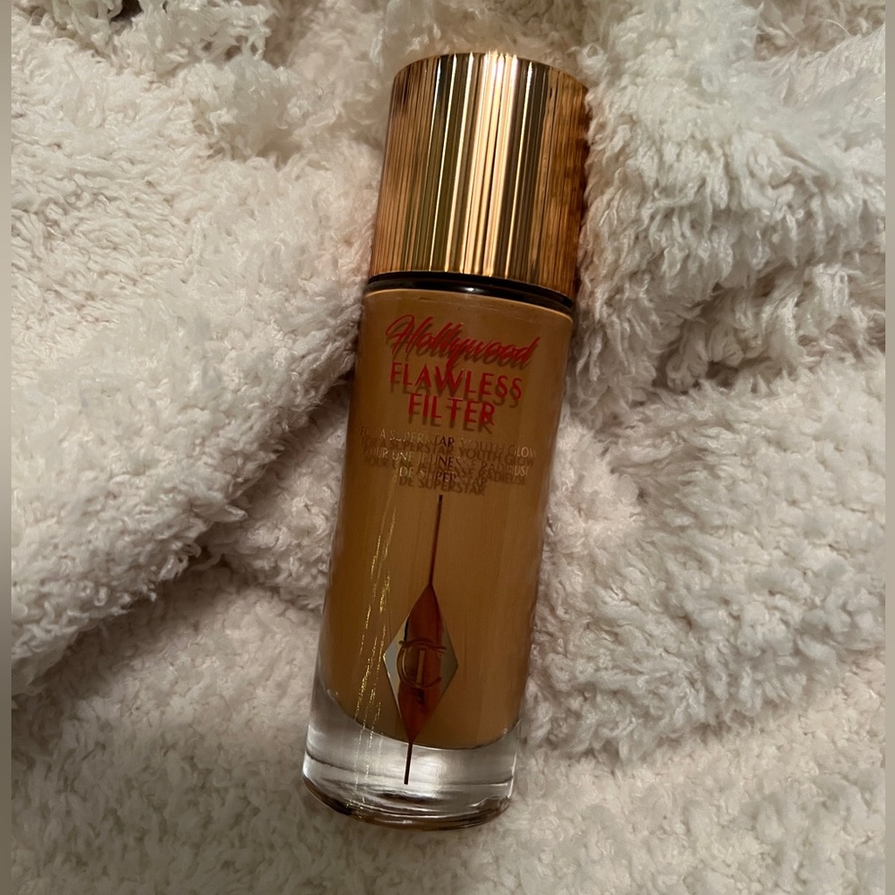 Charlotte Tilbury Flawless Filter in Shade 6, Tan